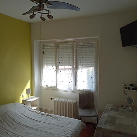 Chambre Meublee Au Coeur De Ville - Chez L'Habitant Le Creusot Zewnętrze zdjęcie